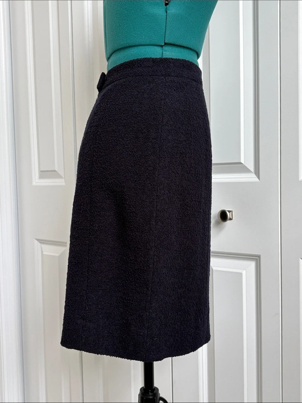 CHANEL Vintage Navy Bouclé Pencil Skirt - Cruise 1996